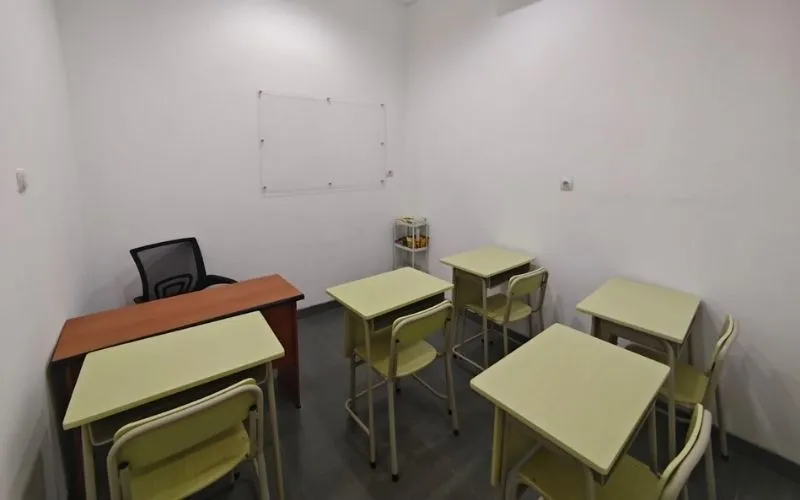 Suasana Kelas Semi Private Les Matematika dan Sains di School of Winners